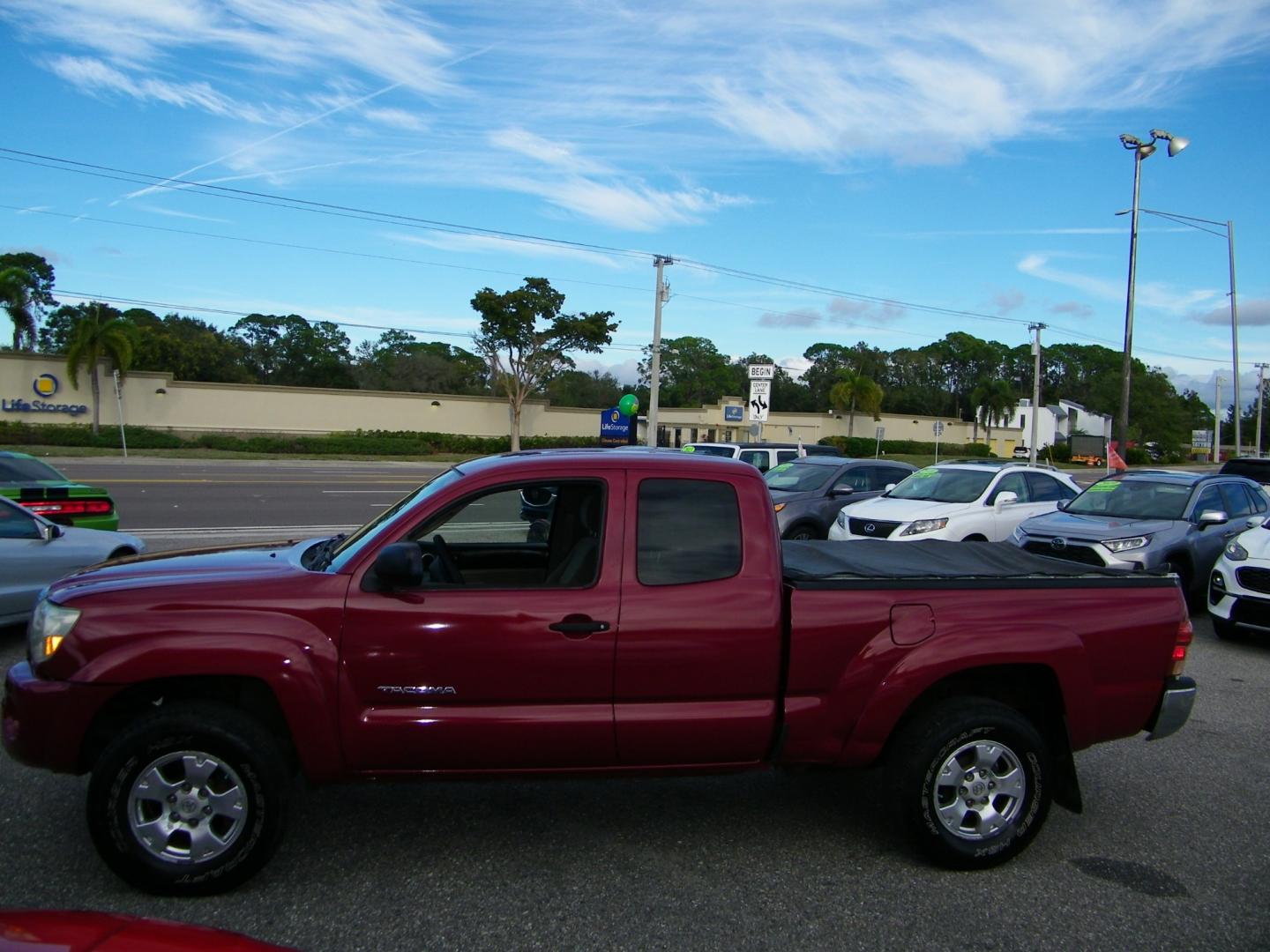 2007 Maroon /Grey Toyota Tacoma PreRunner Access Cab V6 2WD (5TETU62N87Z) with an 4.0L V6 DOHC 24V engine, Automatic transmission, located at 4000 Bee Ridge Road, Sarasota, FL, 34233, (941) 926-0300, 27.298664, -82.489151 - Photo#2